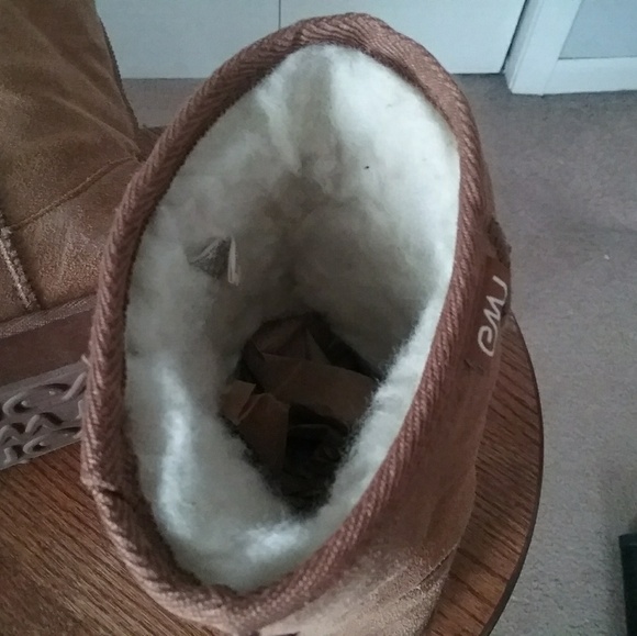 EMU Australia Suede and Sherling Lined Brown Boots - Picture 6 of 8